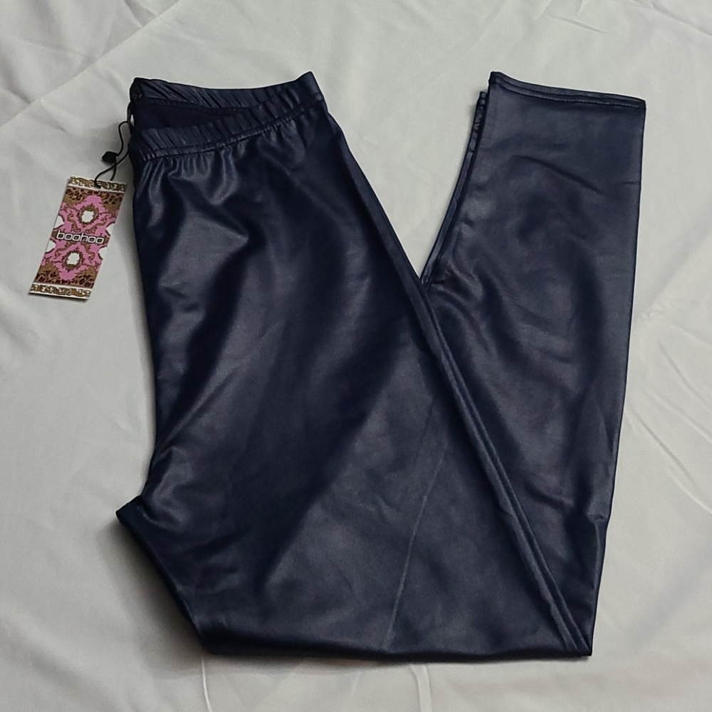 NWT Boohoo high waist cropped wet look leggings - Picture 2 of 6